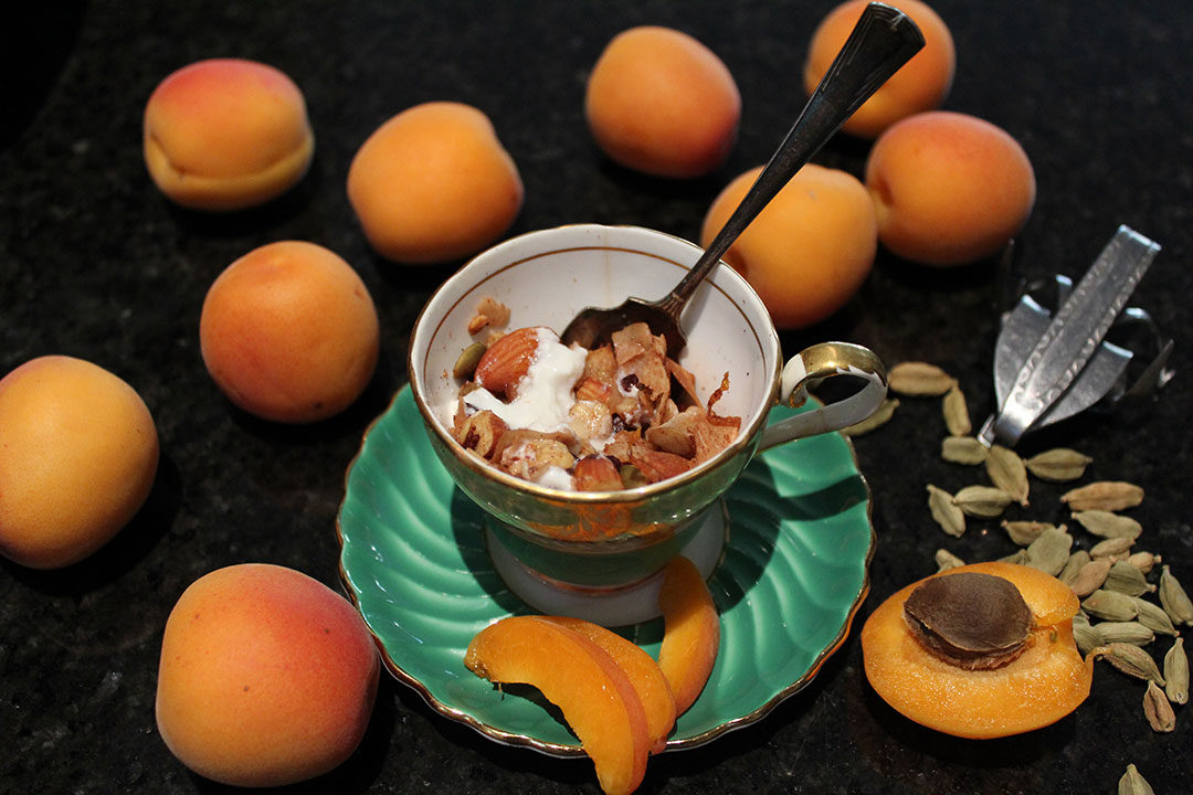 apricot cardamom granola