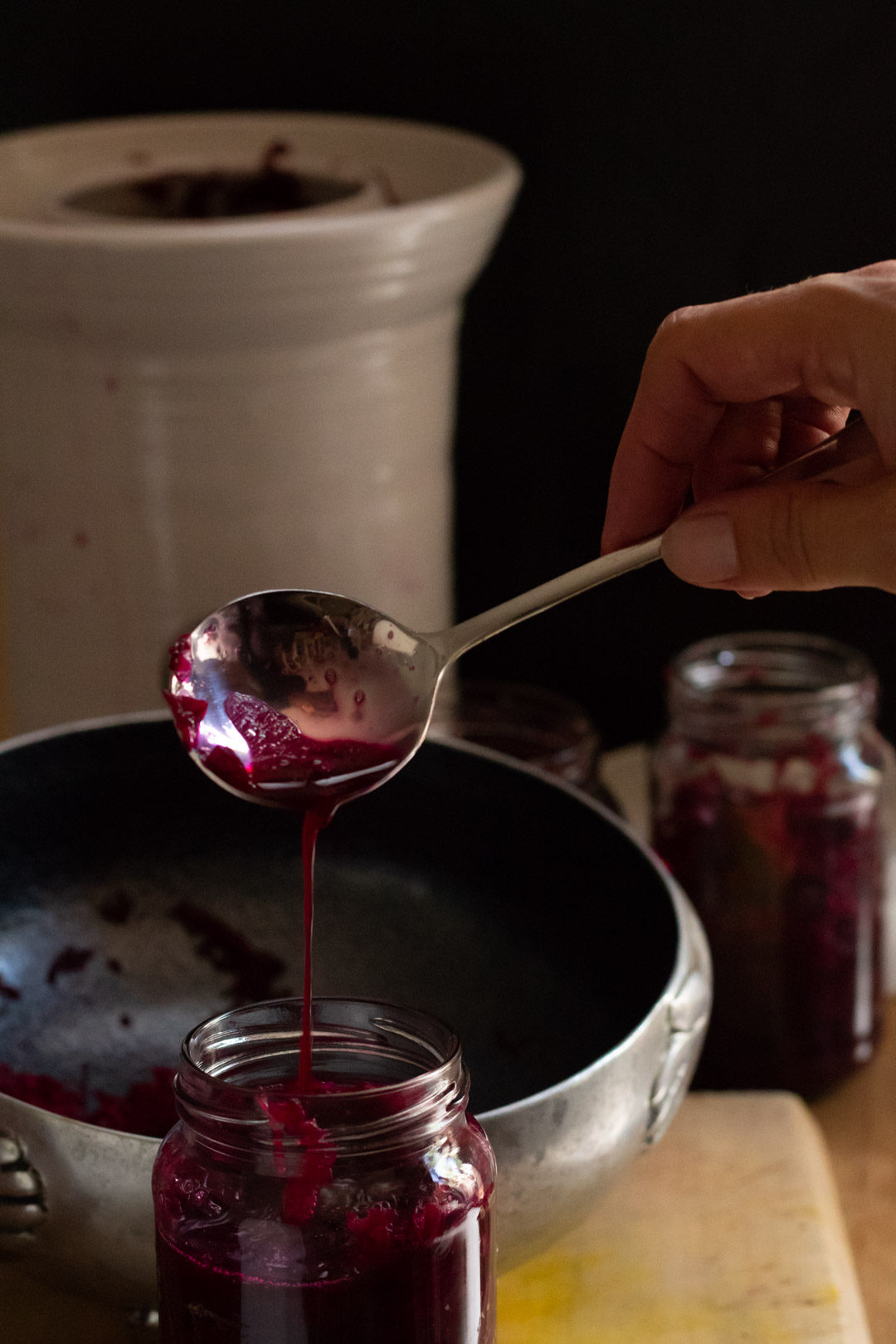 spiced beetroot sauerkraut decanting