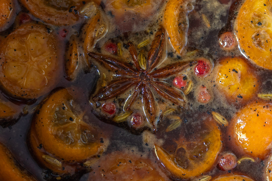 making candied cumquat slices close up