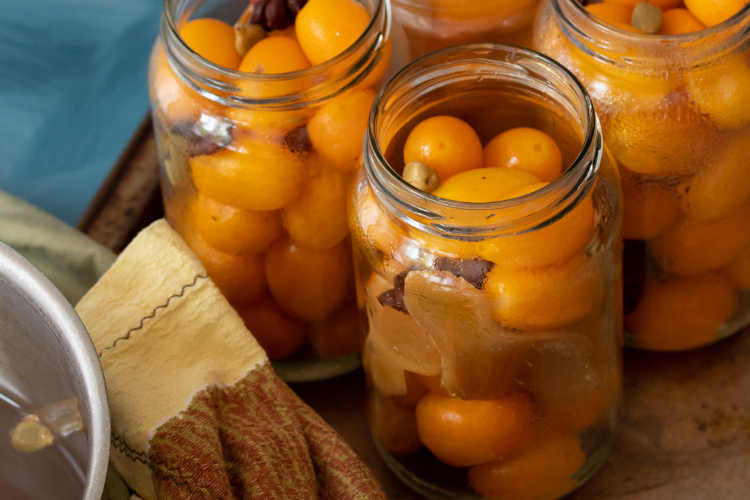 pickling cumquats packing jars