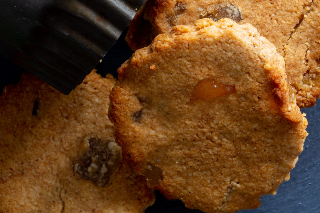 ginger cookies from above with cookie cutter