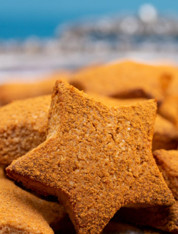 honey cinnamon stars biscuits front star focus