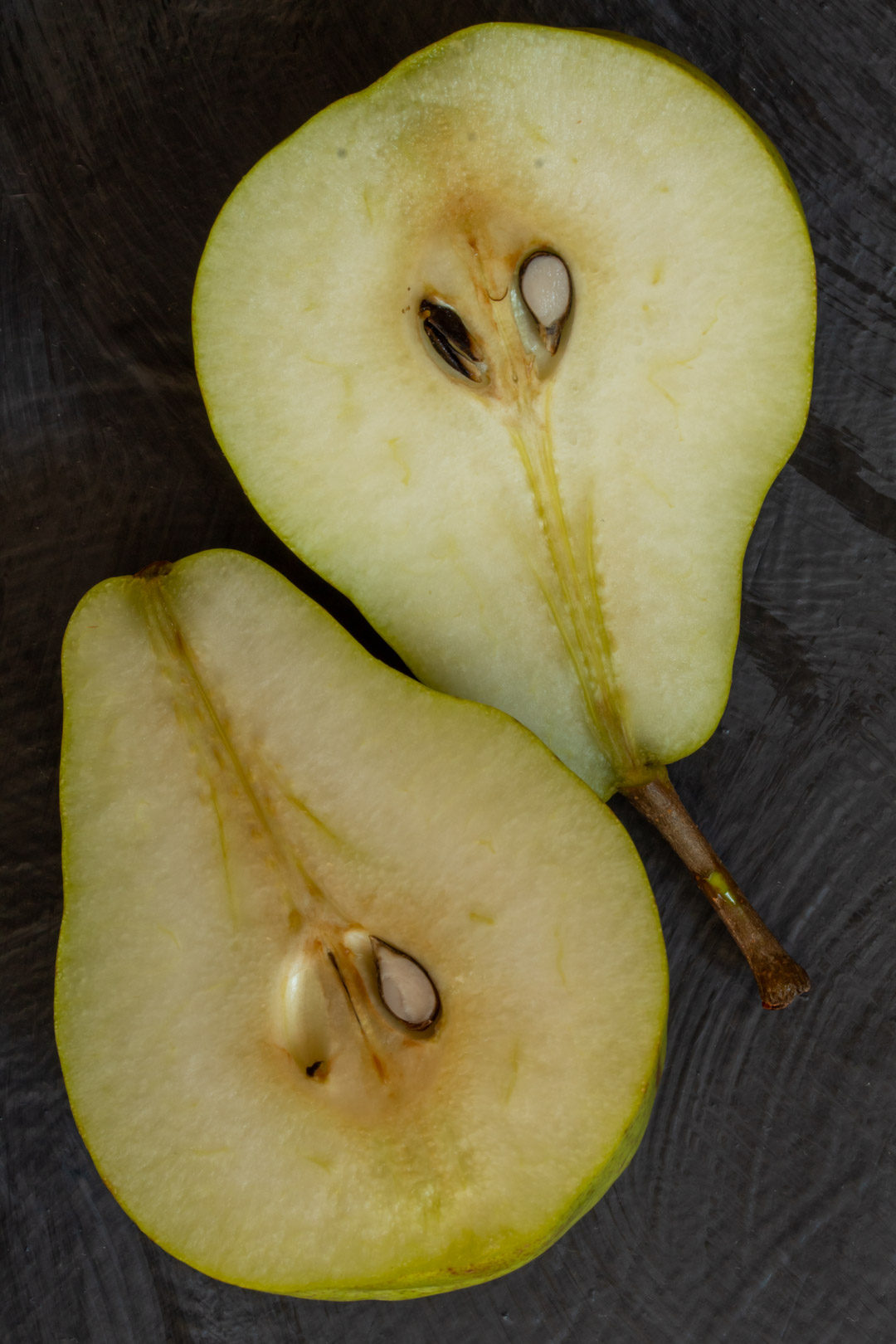 Pear pickles with cardamom & ginger: cut pears still life