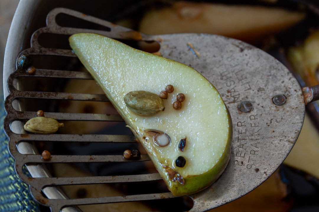 Pear pickles with cardamom & ginger: making pickles