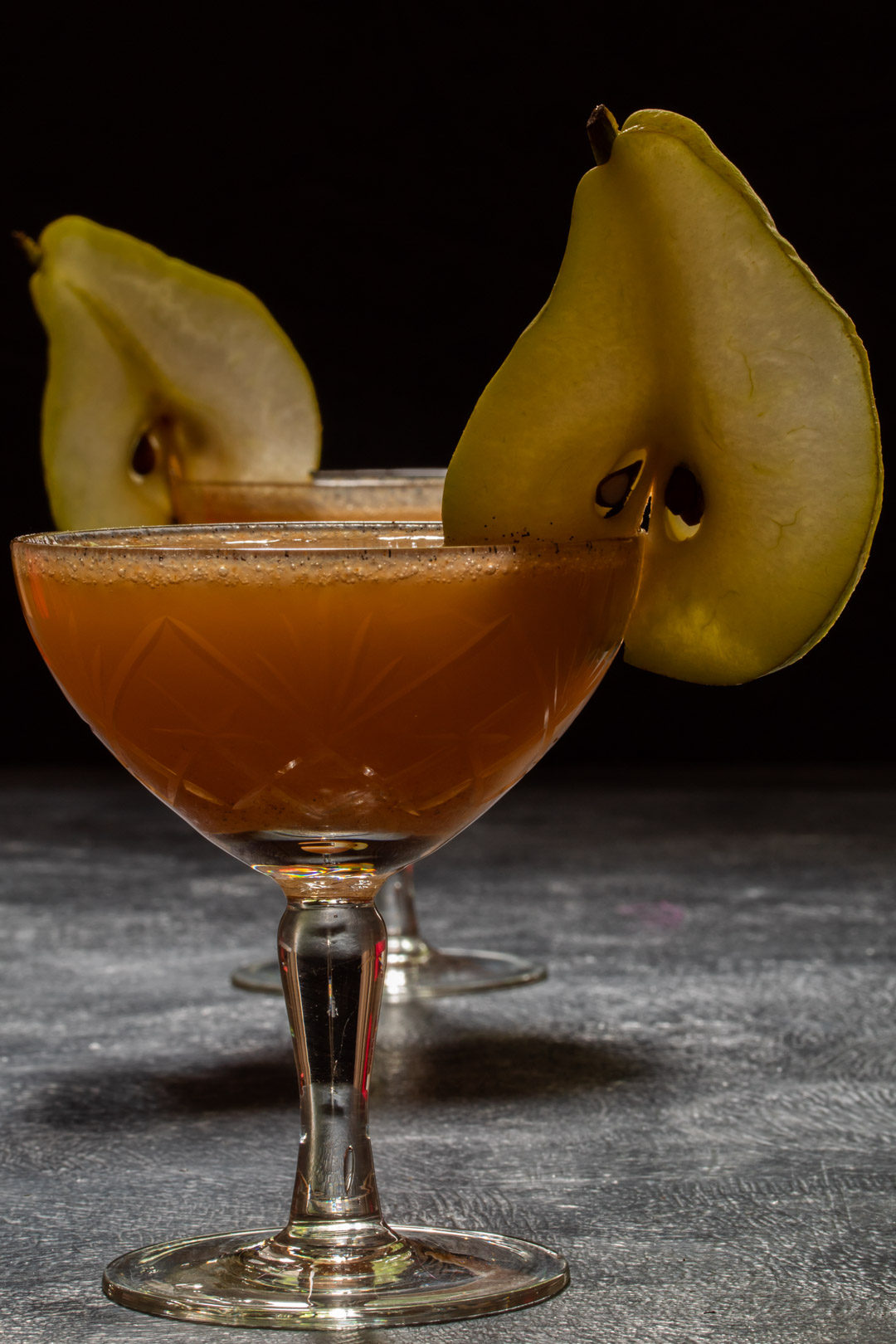 spiced ginger pear shrub: two glasses