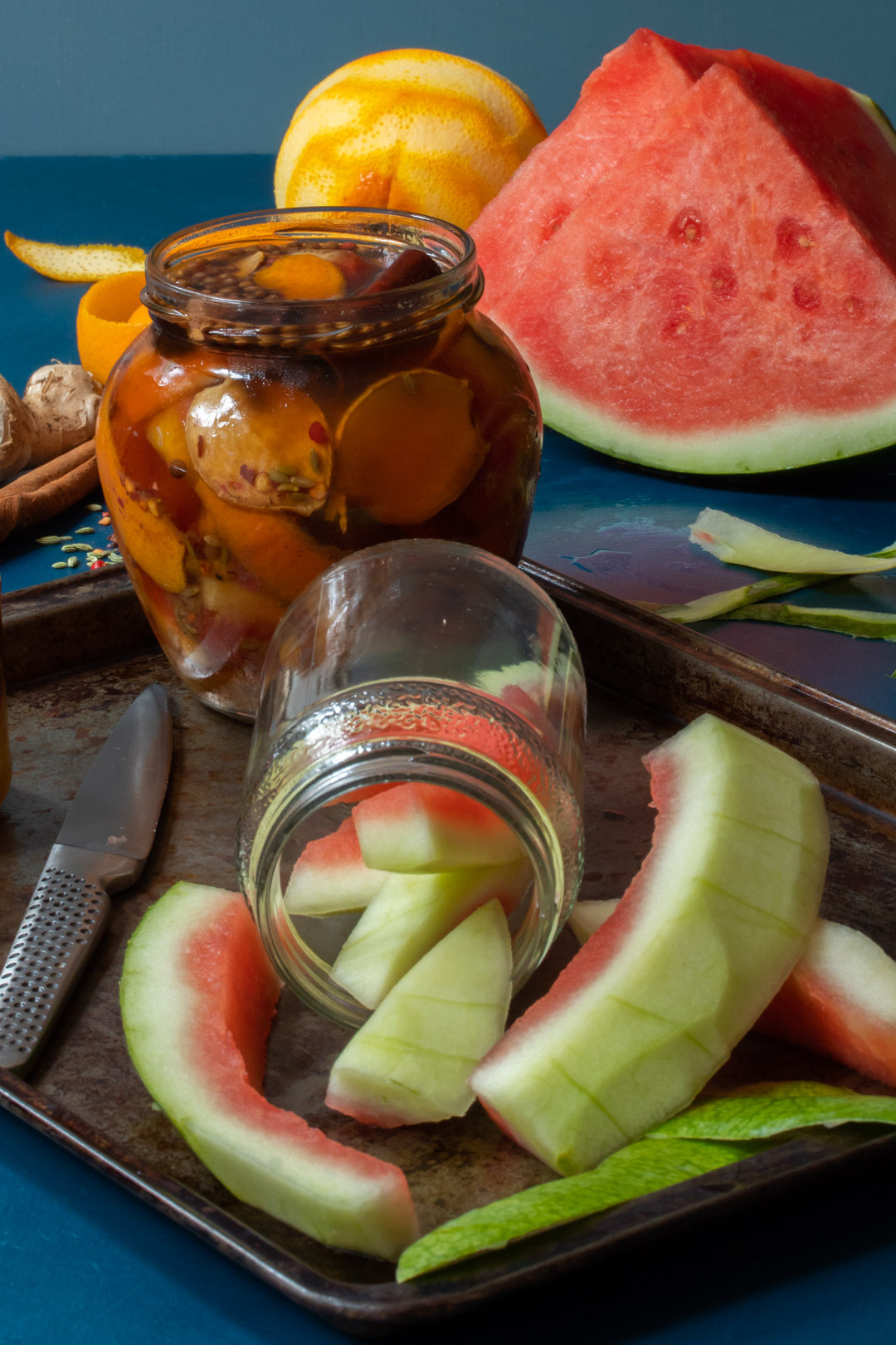 Quick watermelon rind pickle with cinnamon and chili: making pickles detailed view