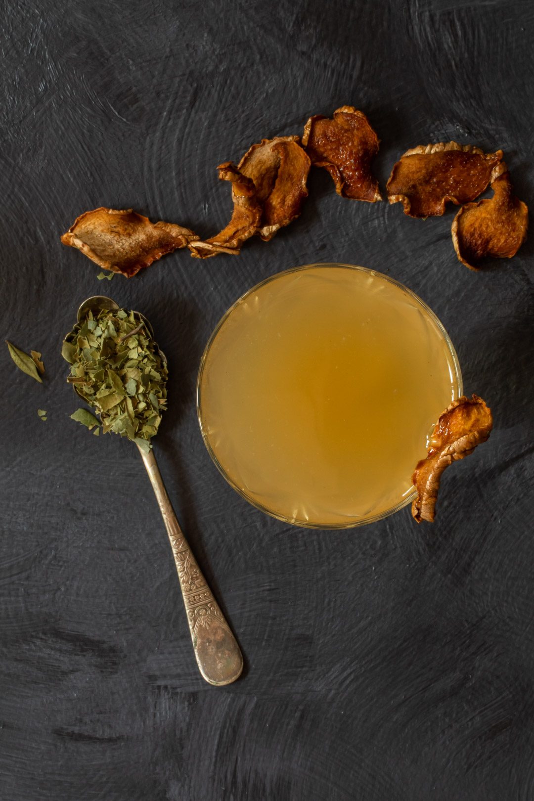 Ginger lime shrub daiquiri with cinnamon myrtle and ginger crisps: from above