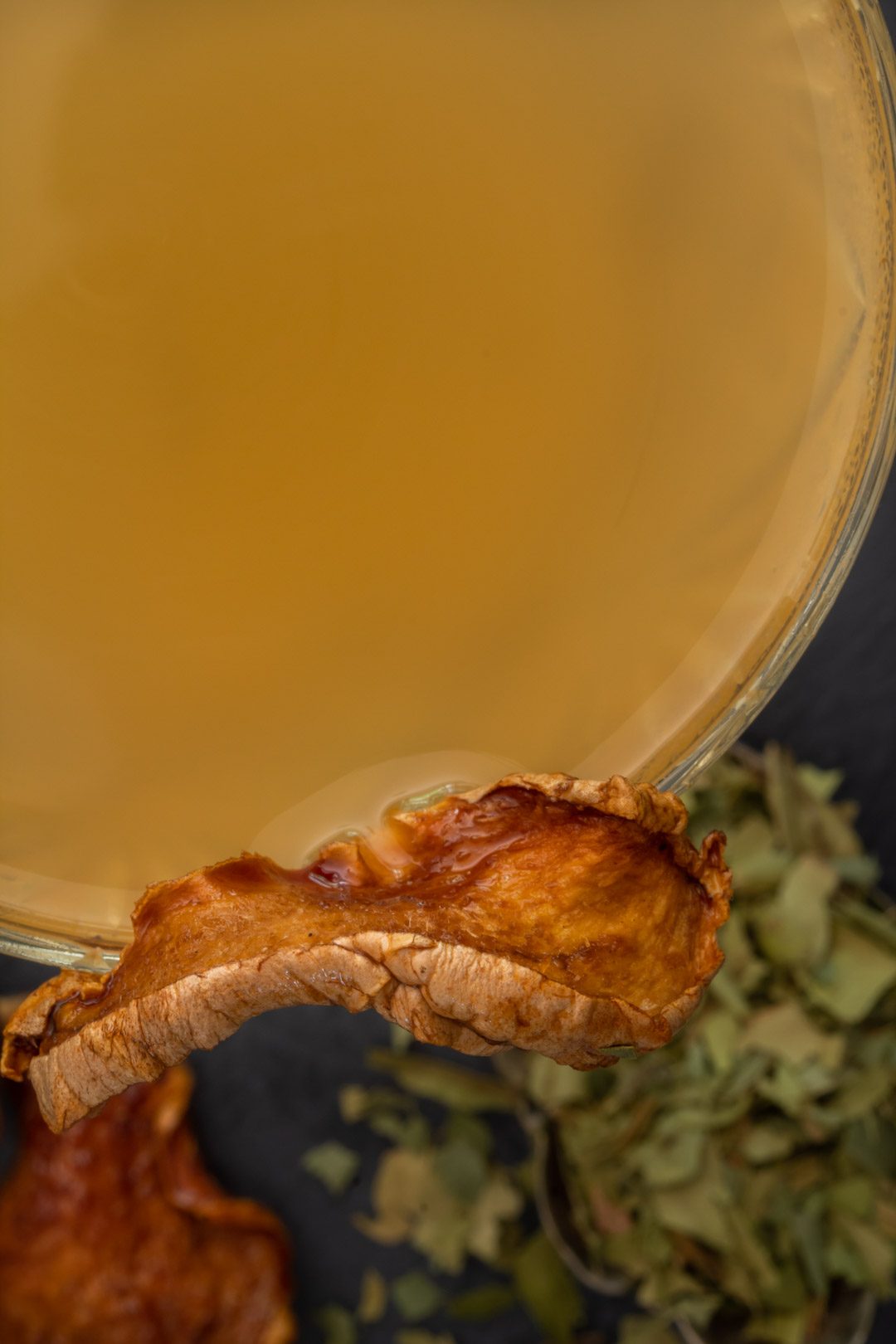 Ginger lime shrub daiquiri with cinnamon myrtle and ginger crisps: from above