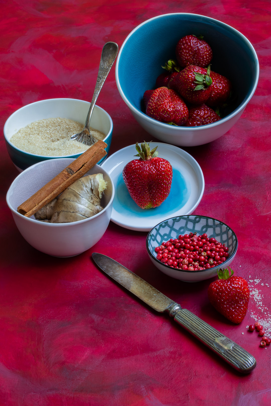 making strawberry shrub syrup for strawberry fiz