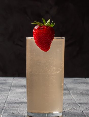 strawberry fiz with bubbles