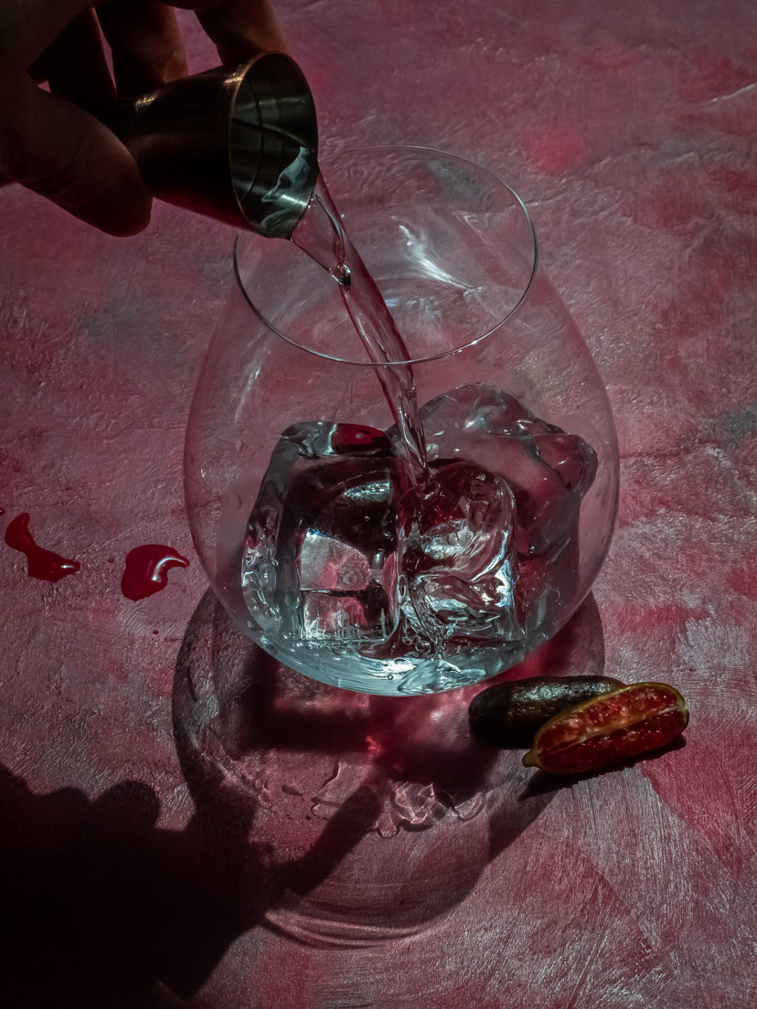 pouring rainforest gin for rainforest gin tonica